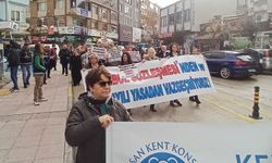 Keşanlı kadınlar 'şiddete karşı' yürüdü