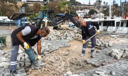 Kaleçi Yat Limanı'nda onarım çalışması yapılıyor