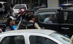 GÜNCELLEME - Ekvador'da silahlı grup, canlı yayın sırasında stüdyoyu bastı
