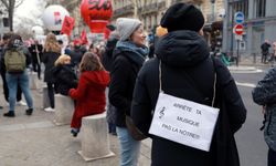 Fransa'nın başkenti Paris'te öğretmenlerden protesto