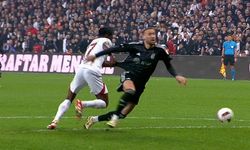 Beşiktaş Galatasaray'a liderliği hediye etti