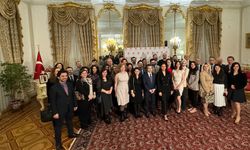 İngiltere'deki Türk doktorlar büyükelçilikte Tıp Bayramını kutladı