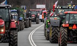 Polonya'da çiftçiler Varşova yollarını kapattı