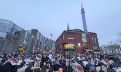 Hollanda Diyanet Vakfına bağlı Ulu Cami sokak iftarı düzenledi