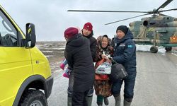 Kazakistan'da karlar eridi, taşkında evleri su bastı