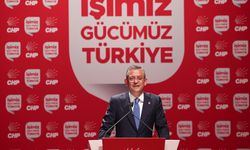 CHP Genel Başkanı Özel, ay yıldızlı al bayraklı yaşasın Türkiye ittifakımız