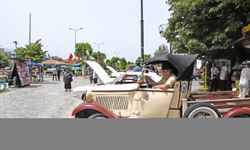 Prizren'de klasik otomobil festivali düzenlendi