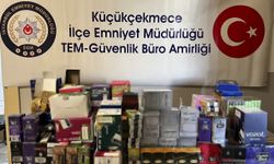 Küçükçekmece'de minibüsle kaçak ürün taşıyan 2 şüpheli yakalandı