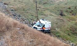 Bitlis'te trafik kazasında 3'ü sağlık personeli 11 kişi yaralandı