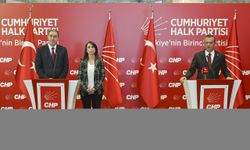 CHP Genel Başkanı Özel, DEM Parti Eş Genel Başkanları Hatimoğulları ve Bakırhan ile görüştü