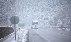 Samsun-Ankara kara yolunun Çorum kesiminde kar etkili oluyor