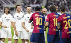 Barcelona ve Real Madrid'in efsaneleri Katar'da sahaya çıktı