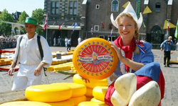 Hollanda'nın peynir şehri Alkmaar, Amsterdam yakınında