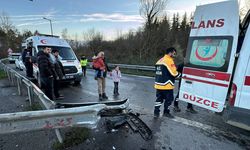 Anadolu Otoyolu'nda bariyere çarpan otomobildeki 4 kişi yaralandı