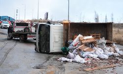 Ankara'da hafriyat kamyonu 11 araca çarparak devrildi