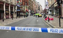 Londra'da kaldırıma araba sürdü, 4 yaralı