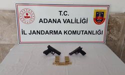 Adana'da gümrük kaçağı 70 cep telefonu ile iki ruhsatsız tabanca ele geçirildi