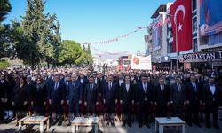 CHP Genel Başkanı Özel, İzmir'de toplu açılış ve temel atma törenine katıldı: