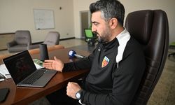 Kayserispor Teknik Direktörü Sinan Kaloğlu, AA'nın "Yılın Kareleri" oylamasına katıldı