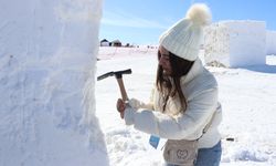 Erciyes'teki kar kazma kürekle sanat eserine dönüşüyor