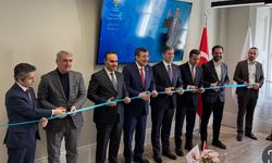 AK Parti Londra Temsilciliği, Cumhurbaşkanı Yardımcısı Yılmaz'ın katılımıyla açıldı