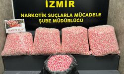 İzmir'de 160 bin 940 sentetik ecza hap ele geçirildi