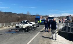 Kastamonu'da bariyerlere çarpan otomobilin sürücüsü hayatını kaybetti