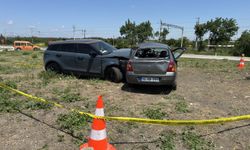 Balıkesir'de cip ile otomobilin çarpışması sonucu 1 kişi öldü, 2 kişi yaralandı
