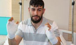 Erzurum'da hararet yapan otomobiline aceleyle müdahale edince elleri yanan teknisyen hastanelik oldu