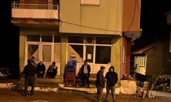 Kütahya'da köylüler artçı depremler nedeniyle geceyi dışarıda geçiriyor