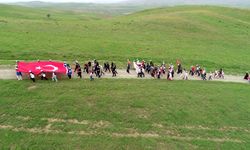 Muş'ta Türk bayraklarıyla "gençlik yürüyüşü" düzenlendi
