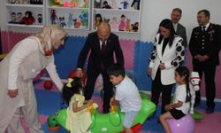 Adıyaman'da depremde hayatını kaybeden öğretmen ve kızının isimleri görev yaptığı okulda yaşatılacak
