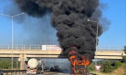 Anadolu Otoyolu'nun Bolu kesiminde seyir halindeki yolcu otobüsünde çıkan yangın söndürüldü