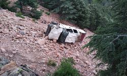 Gaziantep'te uçuruma devrilen pikaptaki 3 kişi öldü, 1 çocuk yaralandı