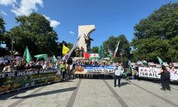 İsrail'in Filistin ve İran'a yönelik saldırıları İstanbul'da protesto edildi