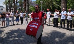 İzmir'de grevdeki sendika başkanlarından Cemil Tugay'a tepki