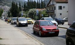 Fethiye ve Bodrum'dan dönen tatilcilerin araç kuyruğu