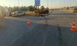 Afyonkarahisar'da hafif ticari araç ile otomobilin çarpıştığı kazada 9 kişi yaralandı