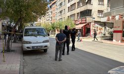 Elazığ'da tabancayla rastgele ateş açan zanlıya müdahale sırasında 1 polis yaralandı