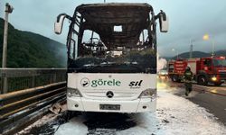 GÜNCELLEME - Anadolu Otoyolu'nun Düzce kesiminde otobüs yangını nedeniyle kapanan İstanbul istikameti ulaşıma açıldı