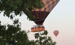 Kapadokya'da yerli ve yabancı turistler bölgeyi gökyüzünden keşfetti