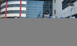 KKTC Başbakanı Üstel, Adıyaman'da Grand İsias Hotel'in depremde yıkılmasına ilişkin duruşmaya katıldı: