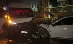 Kocaeli’de servis minibüsüyle otomobilin çarpıştığı kazada 10 kişi yaralandı