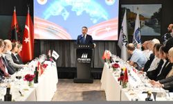 TBMM Dışişleri Komisyonu Başkanı Oktay, Tiran'da Türk iş insanlarıyla bir araya geldi