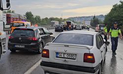Anadolu Otoyolu'nun Sakarya kesiminde zincirleme trafik kazasında 10 kişi yaralandı
