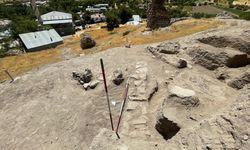 Elazığ'da Tadım Kalesi ve Höyüğü'nde yaklaşık 6 bin yıllık buluntular gün yüzüne çıkarıldı