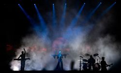 "Sepultura" ve "Epica" İstanbul'da dinleyiciyle buluştu