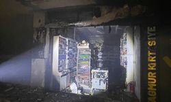 Van'da iş merkezinde çıkan yangında 4 dükkan zarar gördü