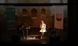 Avusturyalı müzisyen Phoebe Violet, Şanlıurfa'da