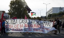 Mattarella'nın Napoli ziyareti sırasında protesto